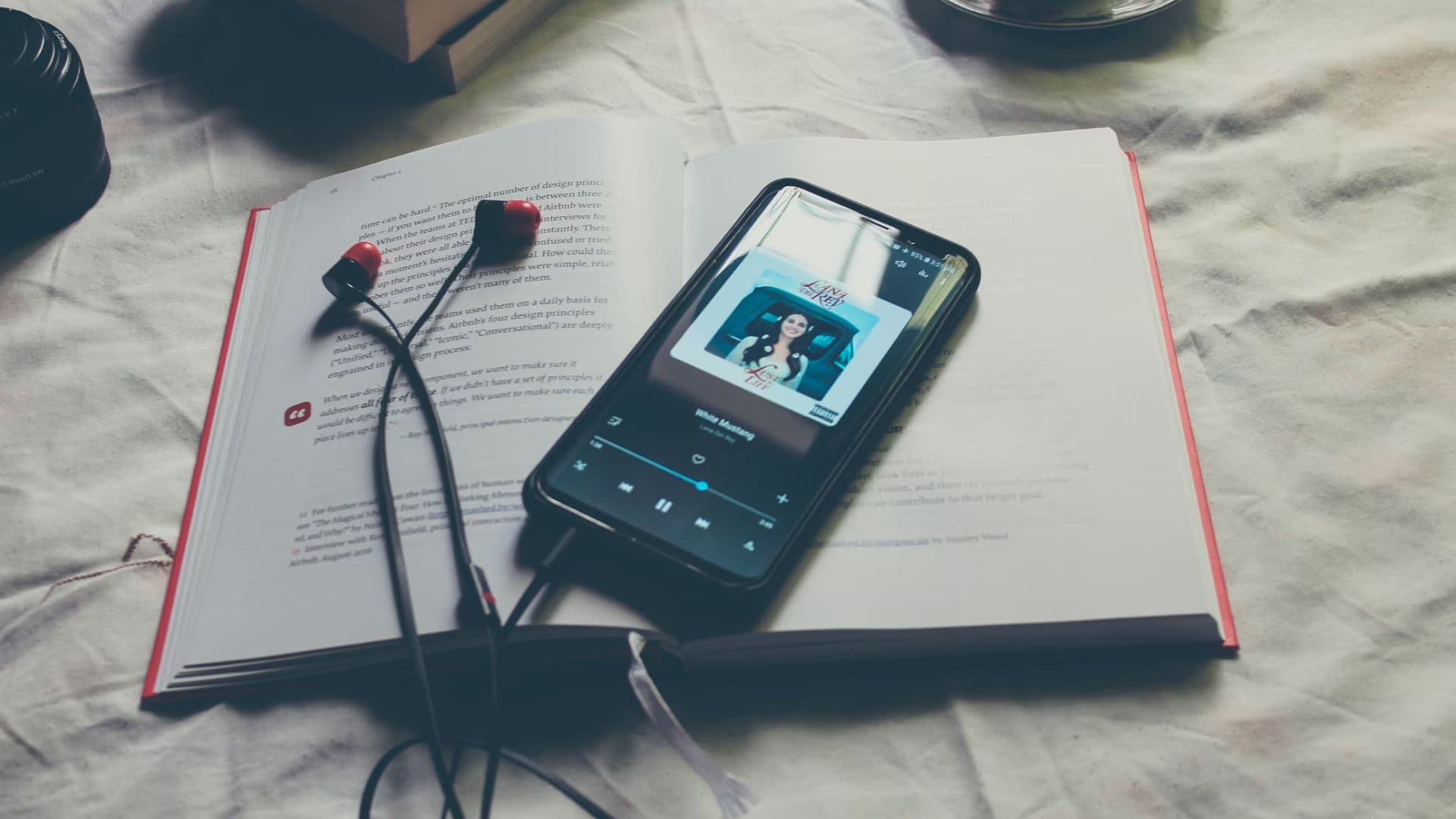 If this book (or comic) had a soundtrack...