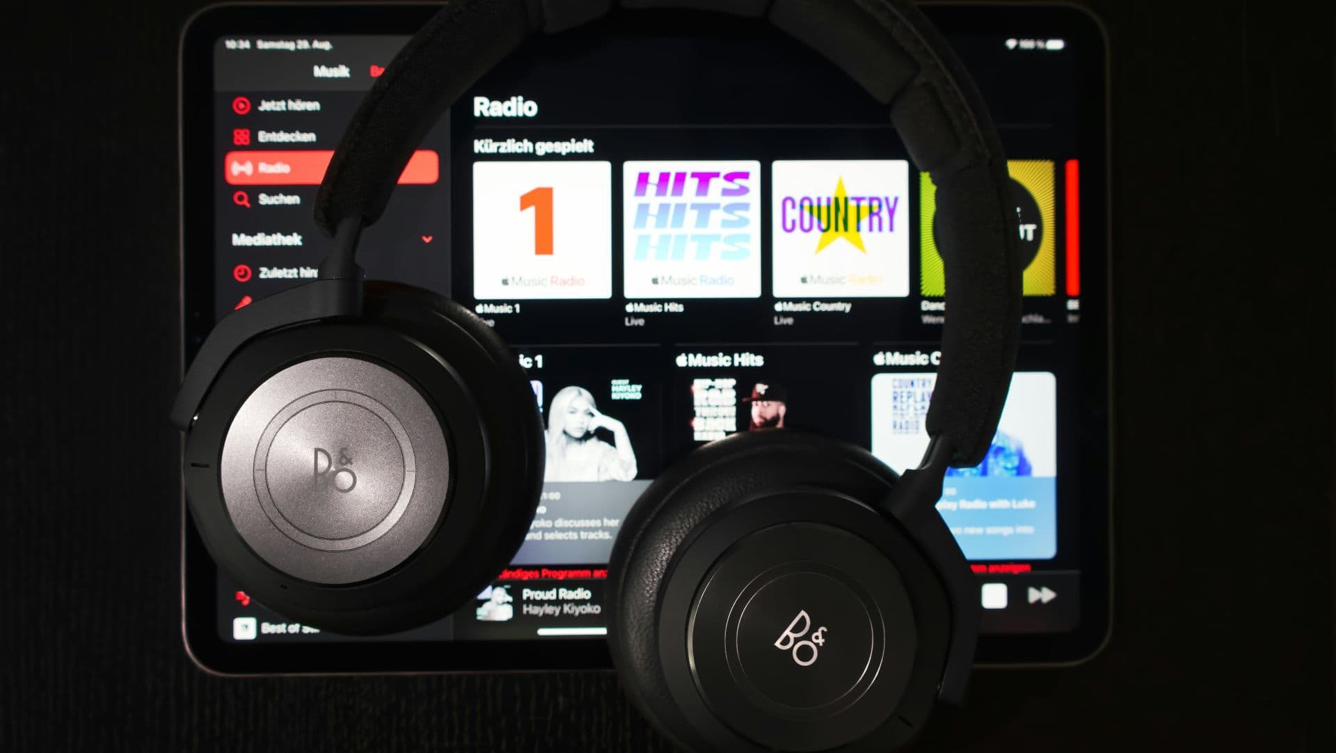 What are the best songs in the official charts this week?