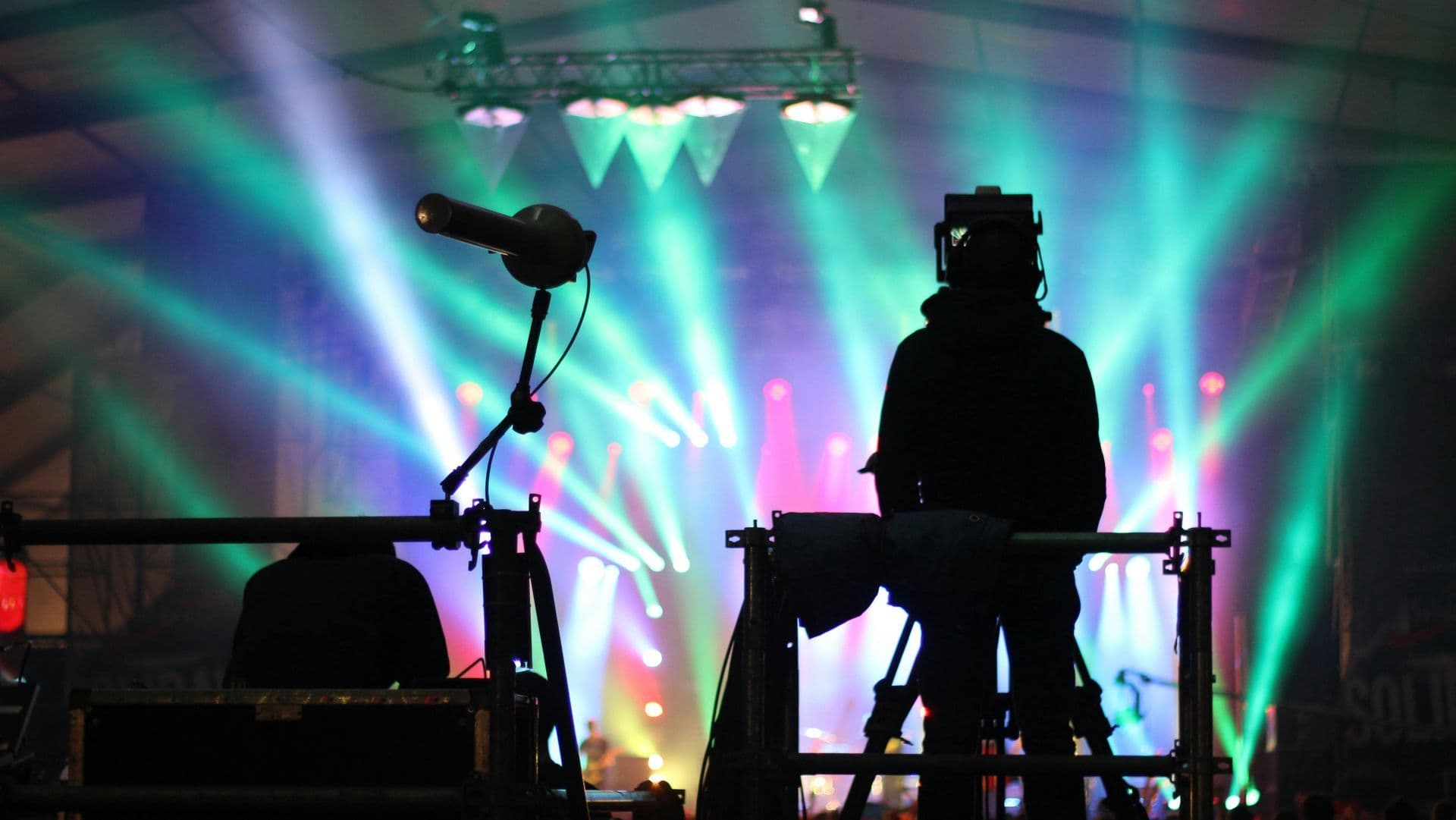 Share the best music videos in breakbeat dance music!