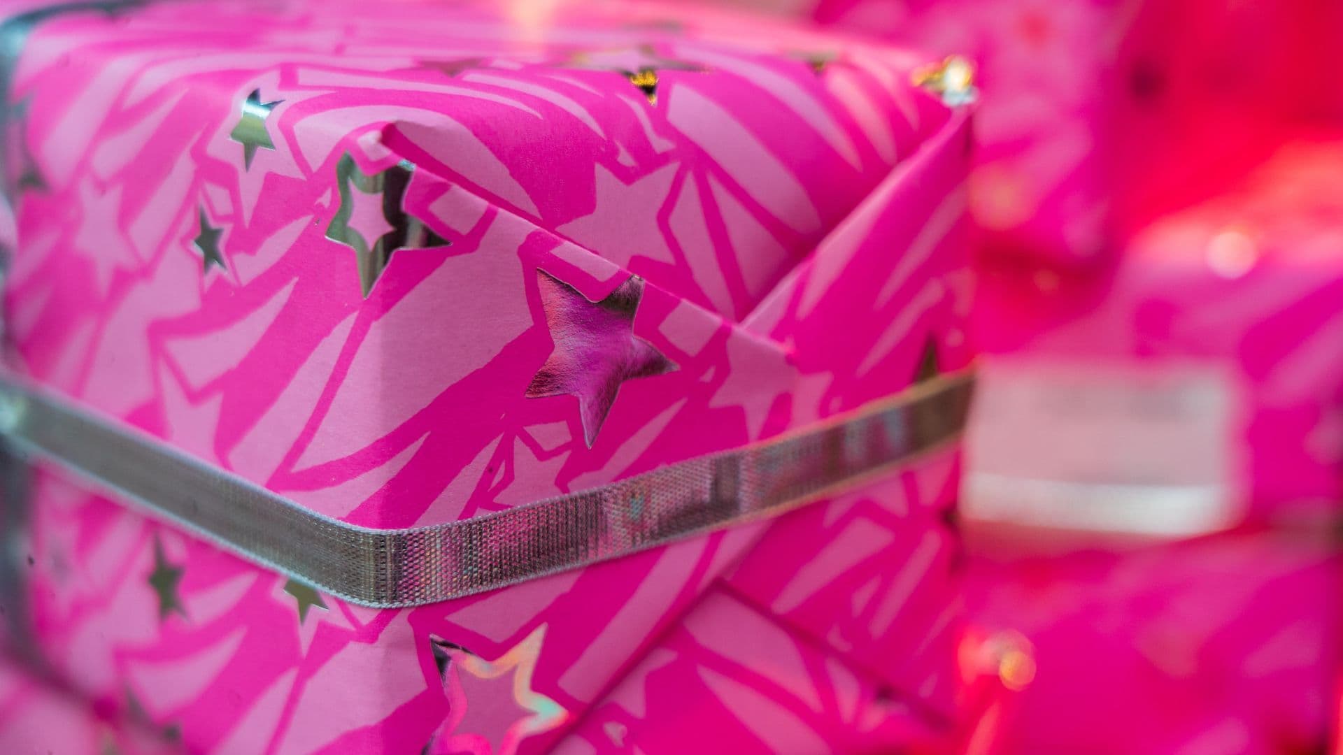 Suggest a great gift for content creators for $3!